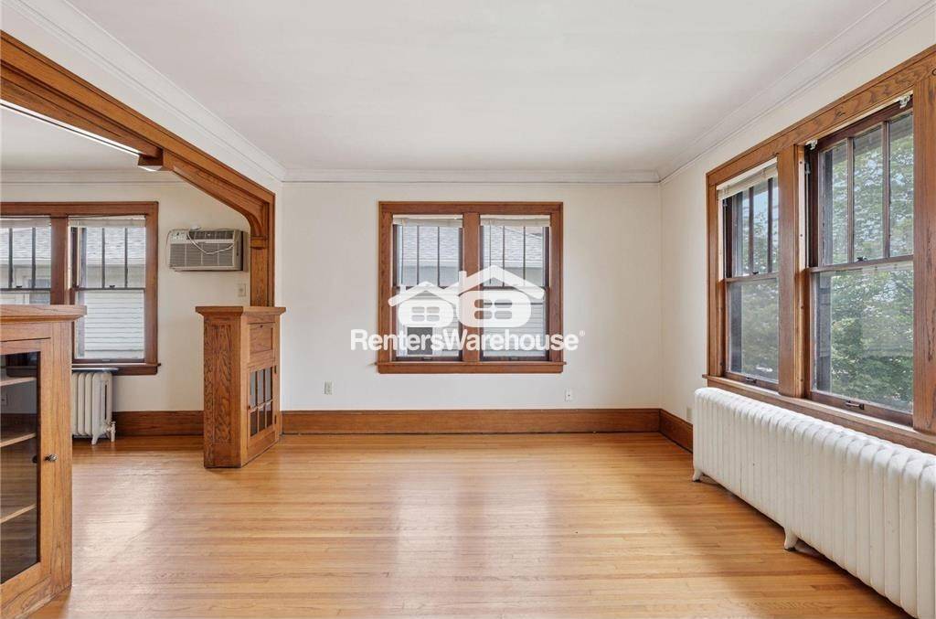 St Paul Townhome: 1601 Charles Ave Upper Unit