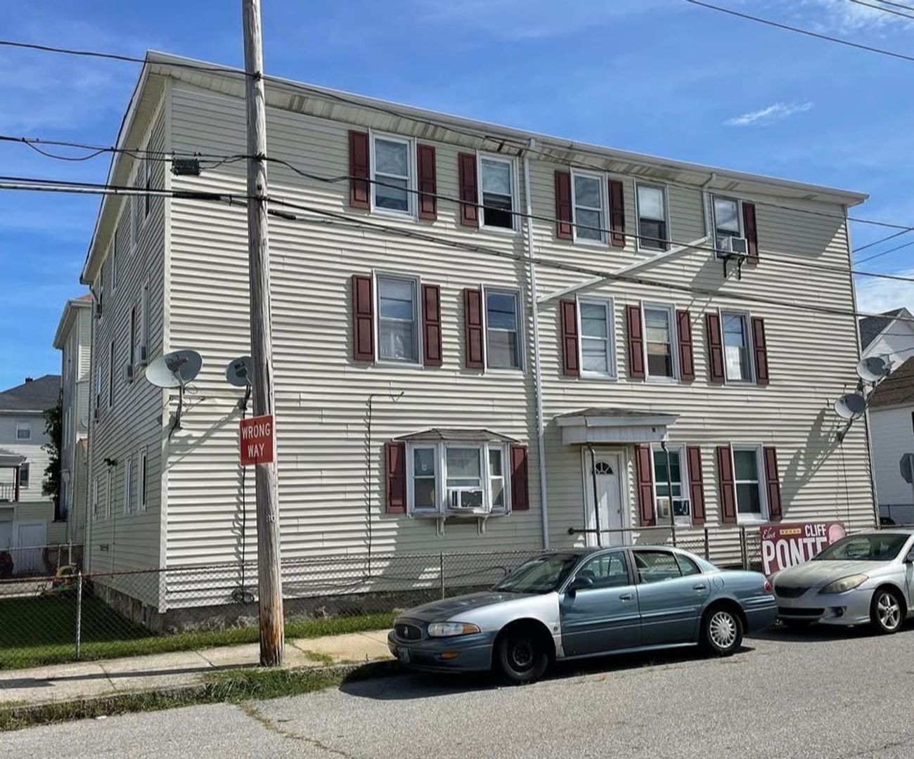 Fall River Condo: 854 King Philip St