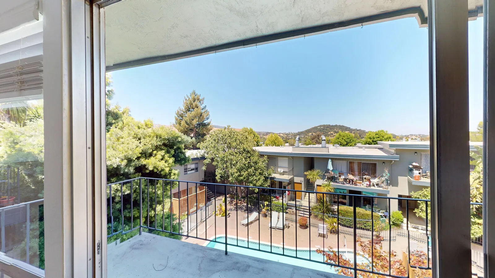 San Rafael Condo: 225 Nova Albion Way