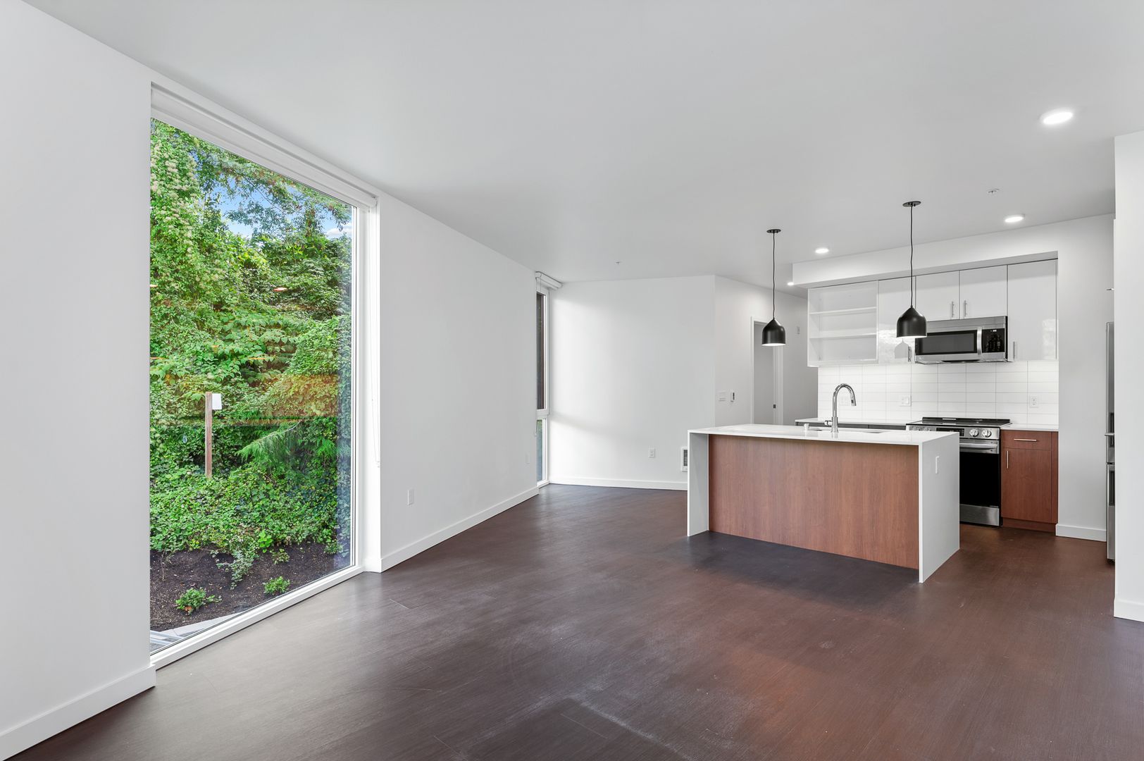 Seattle Apartment: 3150 Fairview Ave E