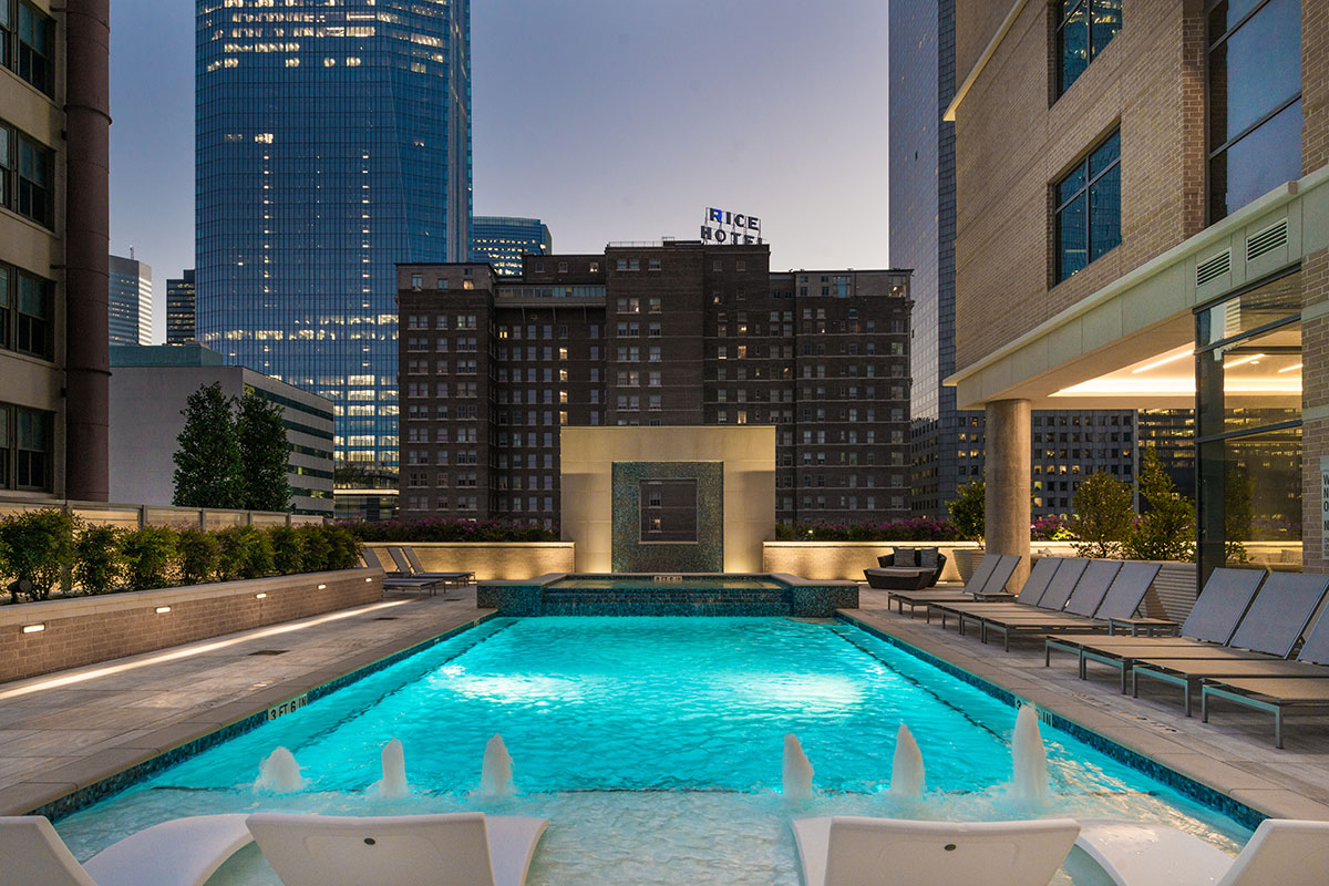Houston Condo: 408 Travis St