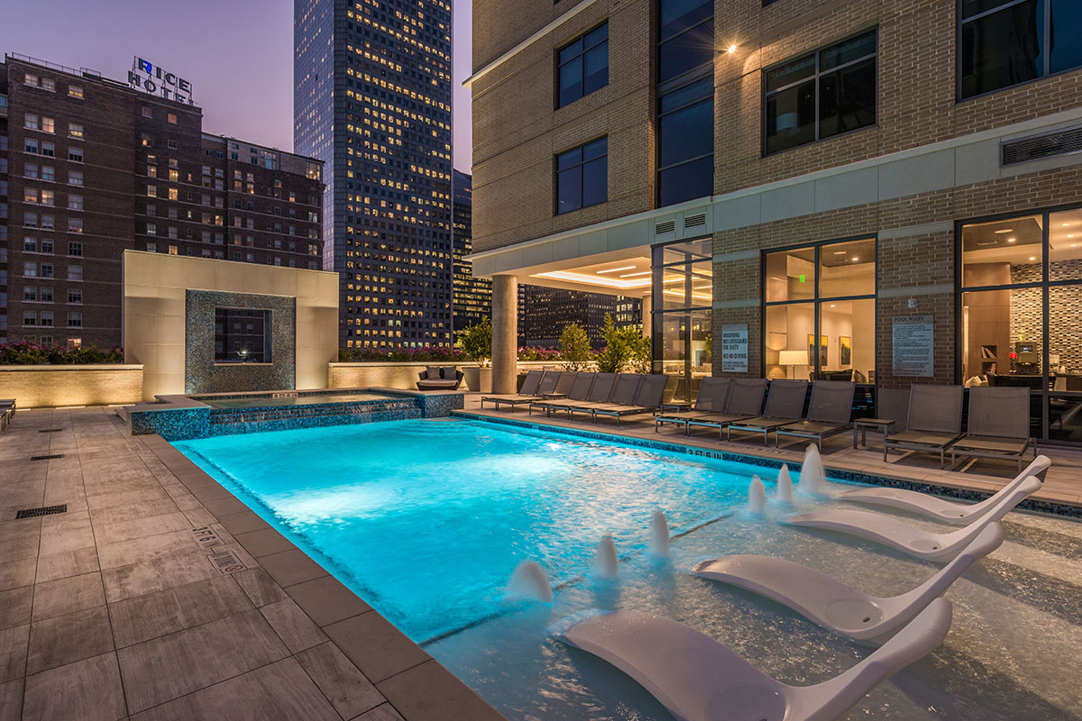 Houston Condo: 408 Travis St