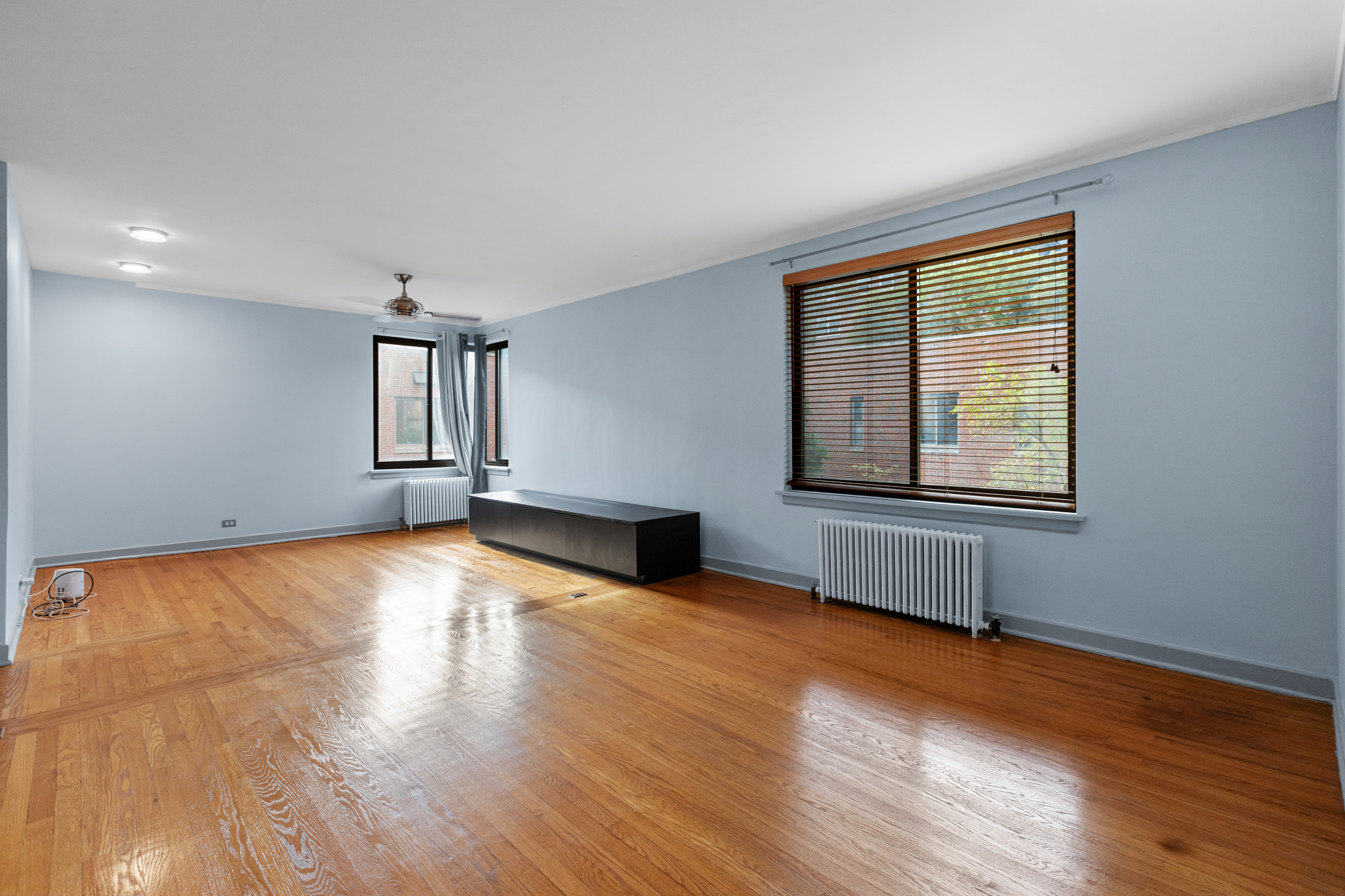 Chicago Condo: 1208 W Chase,