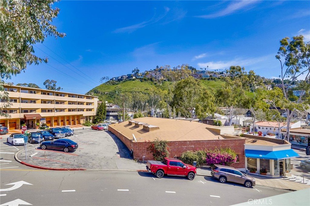 Laguna Beach Condo: 312 Broadway Street