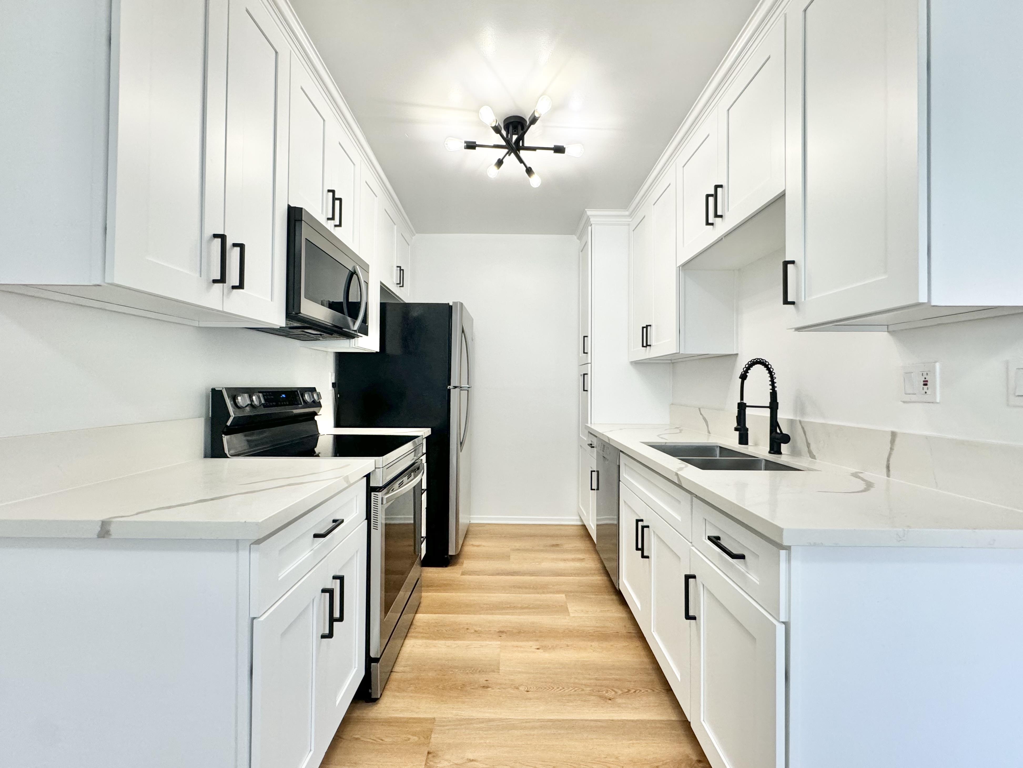 Los Angeles Condo: 930 S Shenandoah St