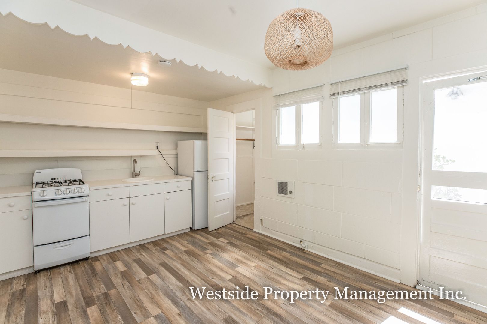 Santa Monica Condo: 2219 3rd St.