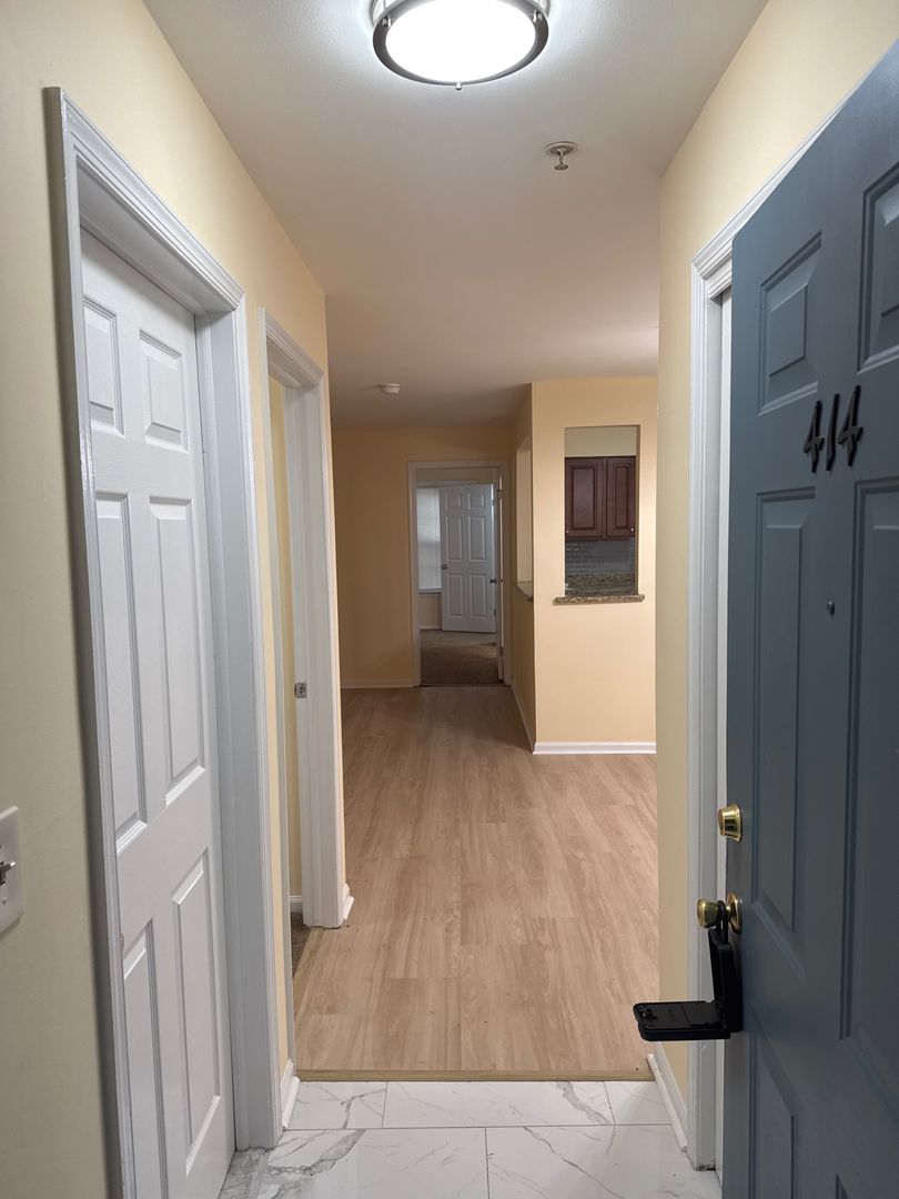 Edison House: 414 Waterford Drive