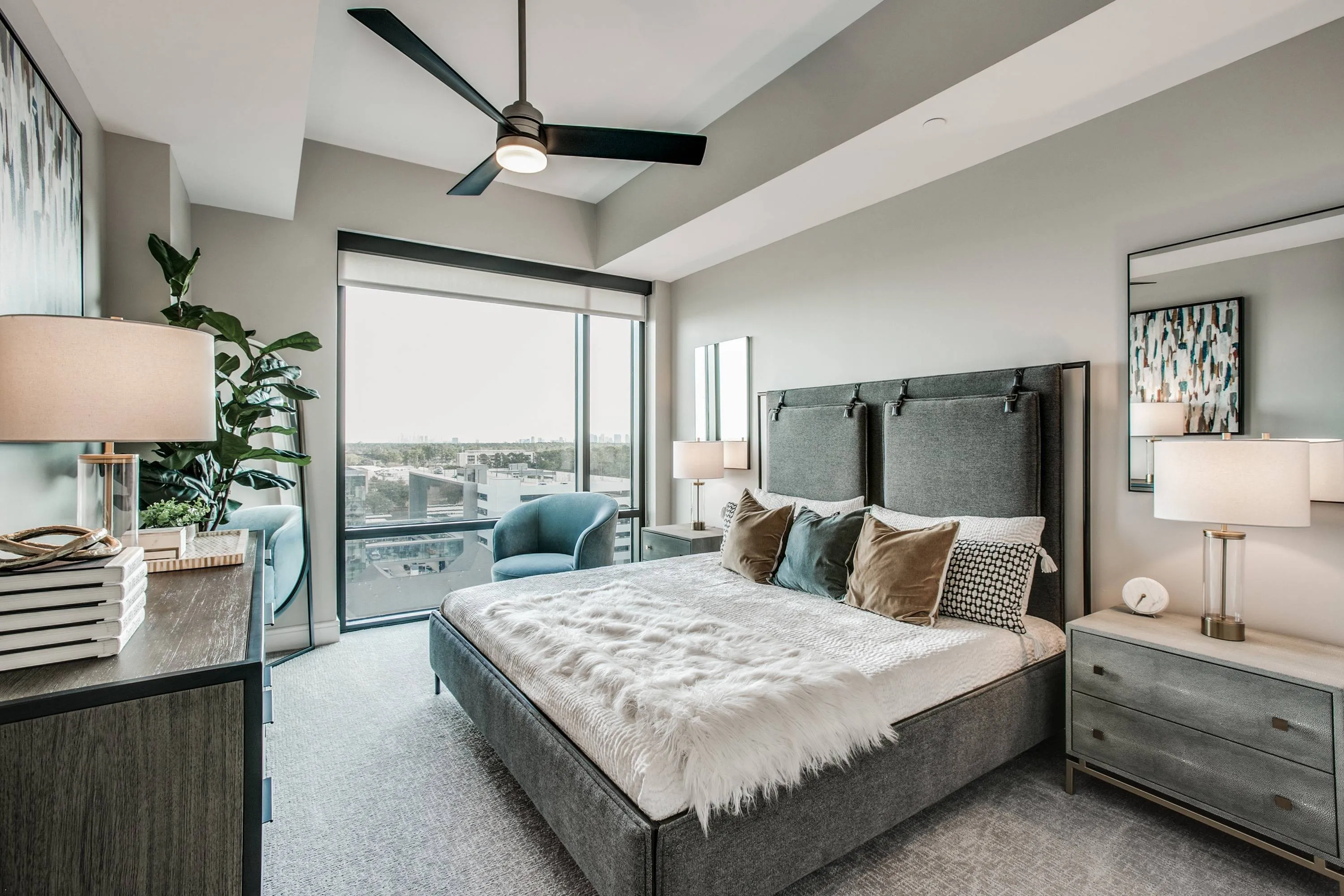 Houston Condo: 9758 Katy Fwy