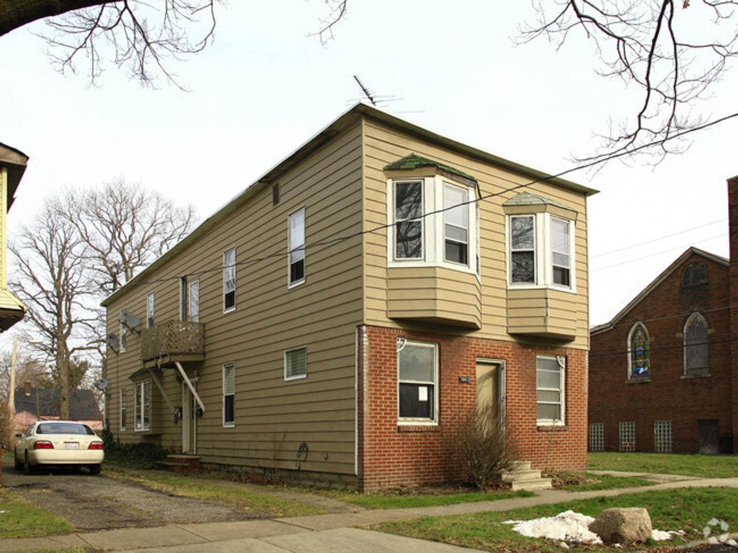 Cleveland Condo: 16413 Arcade Road