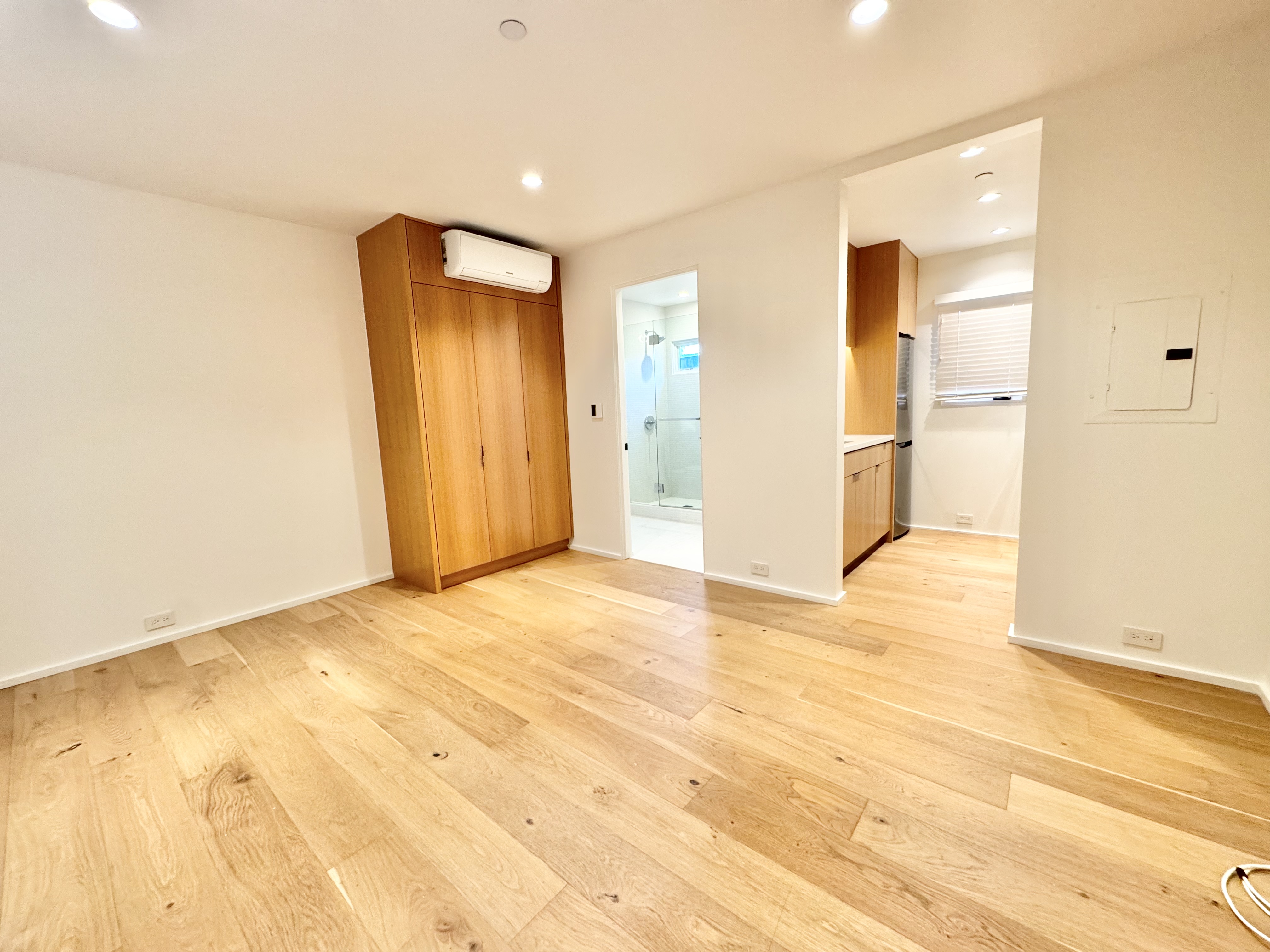 Los Angeles Condo: 2403 S Centinela Ave