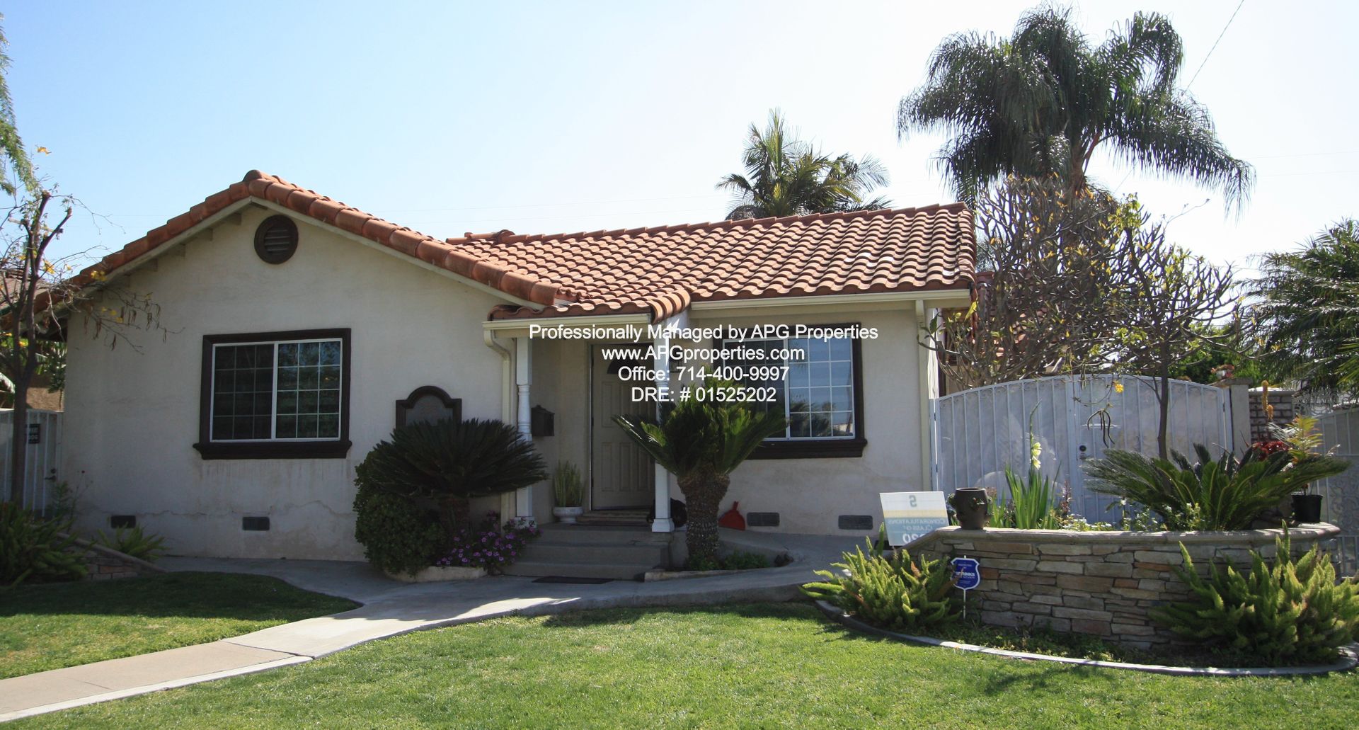 La Habra House: 222 Alpine St