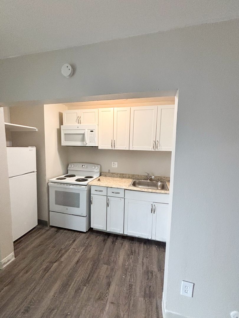Colorado Springs Apartment: 3209 E Fountain Blvd