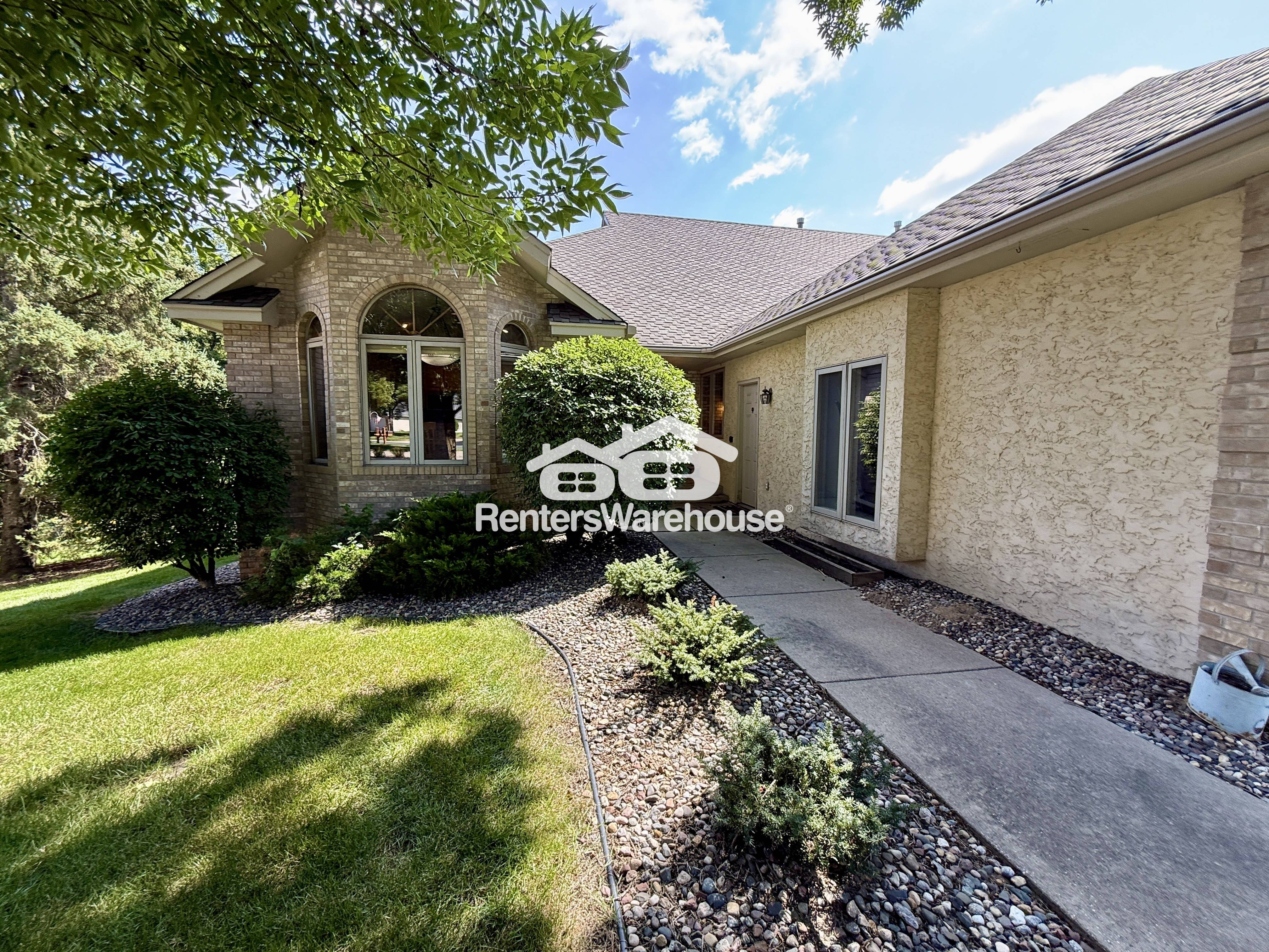 Eden Prairie House: 10445 Fawns Way