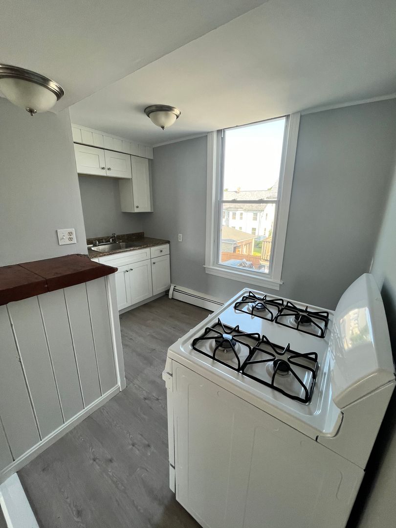 Haverhill Condo: 408 Main st