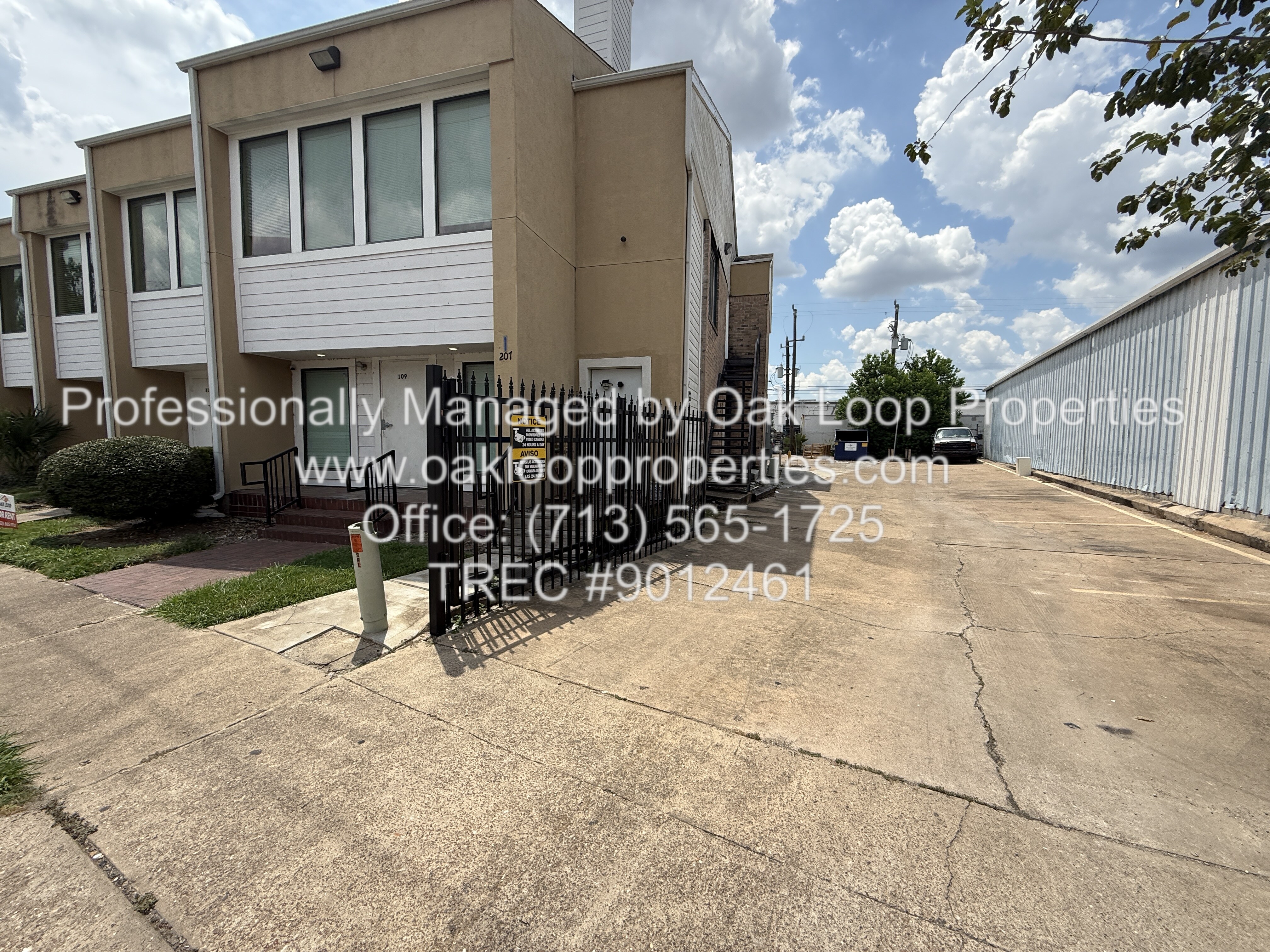 Houston Condo: 2724 Crossview Dr Unit 205