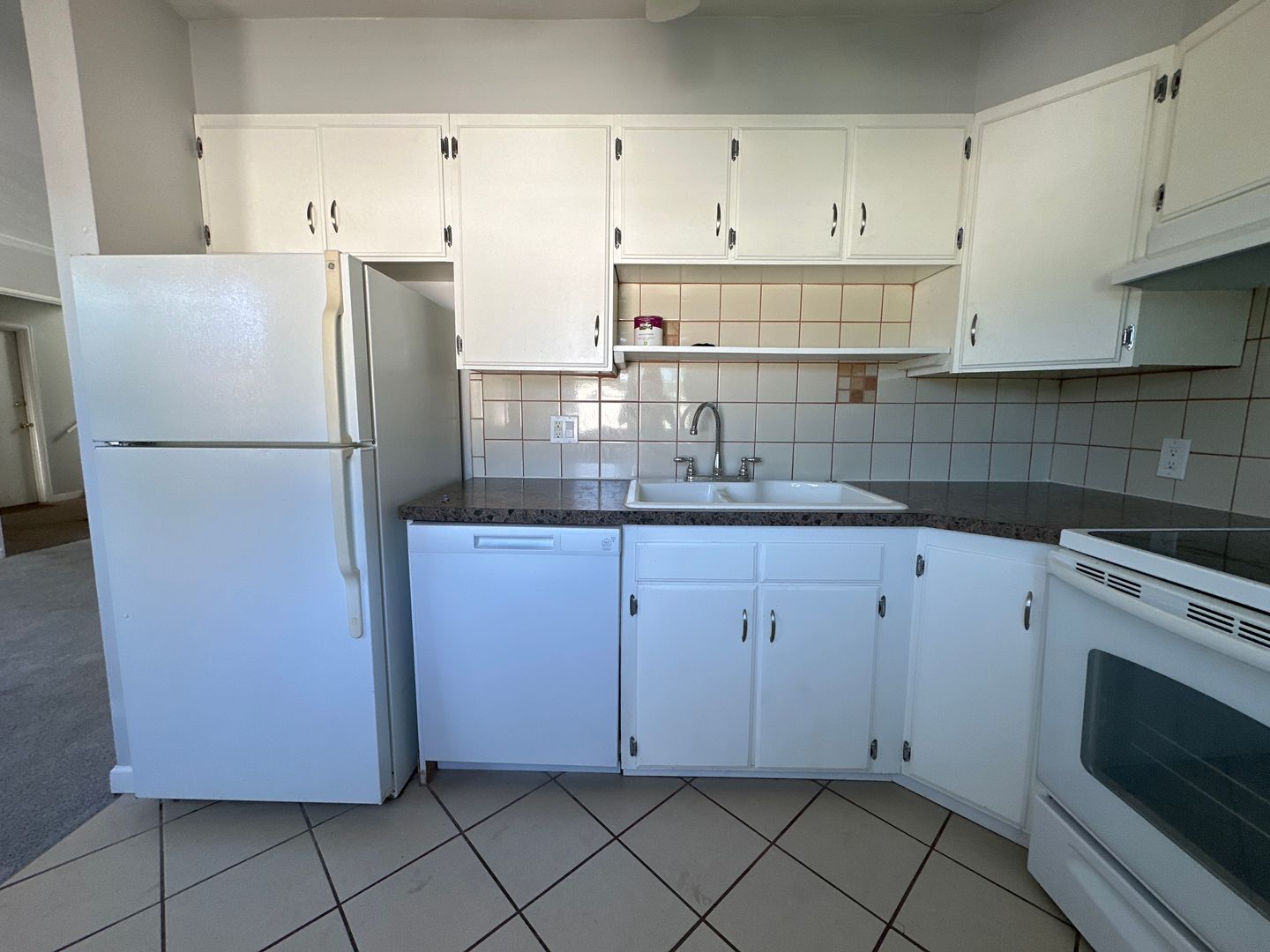 Englewood Apartment: 3650 S Lincoln