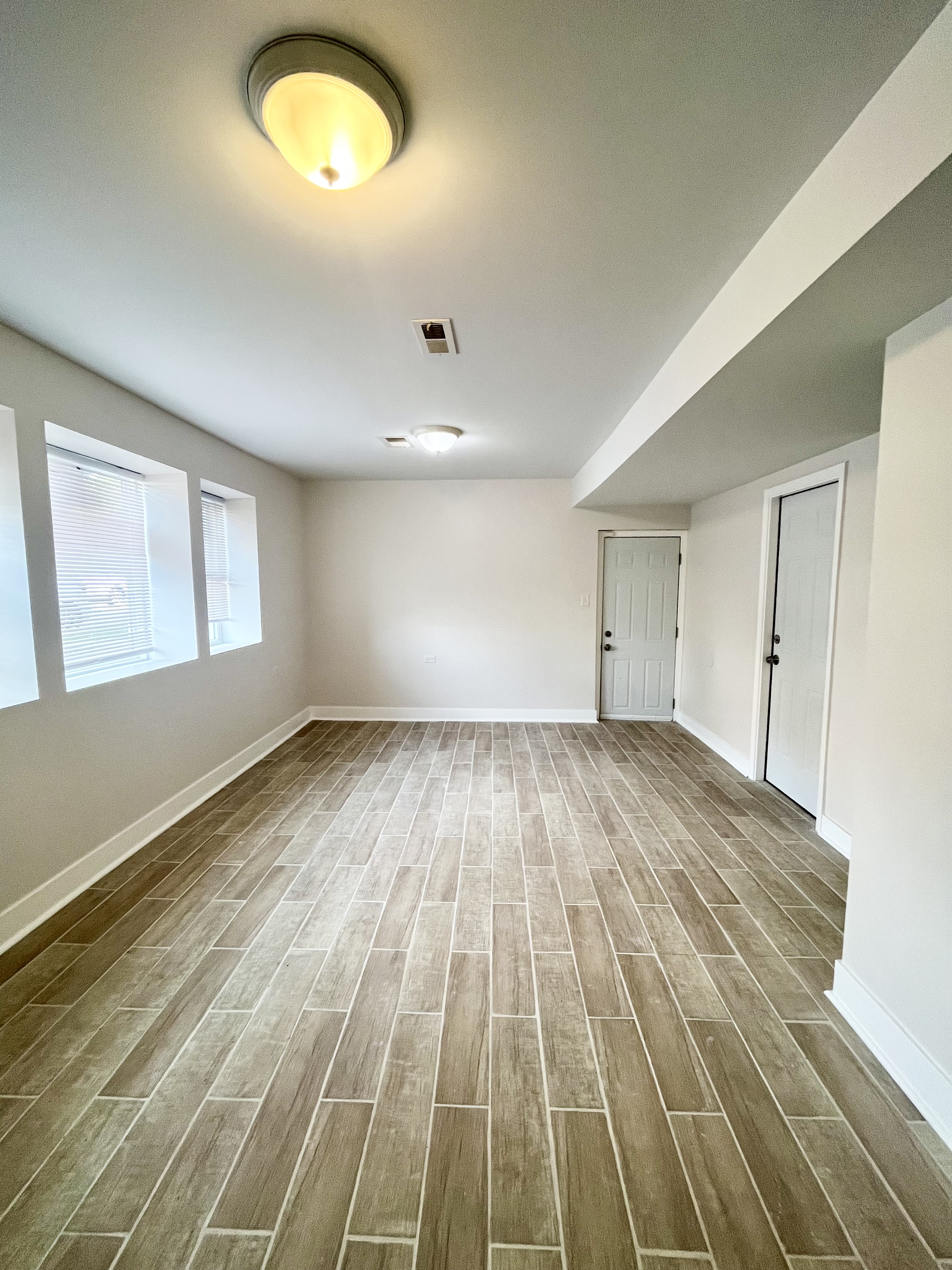 Chicago Condo: 3939 W Iowa St