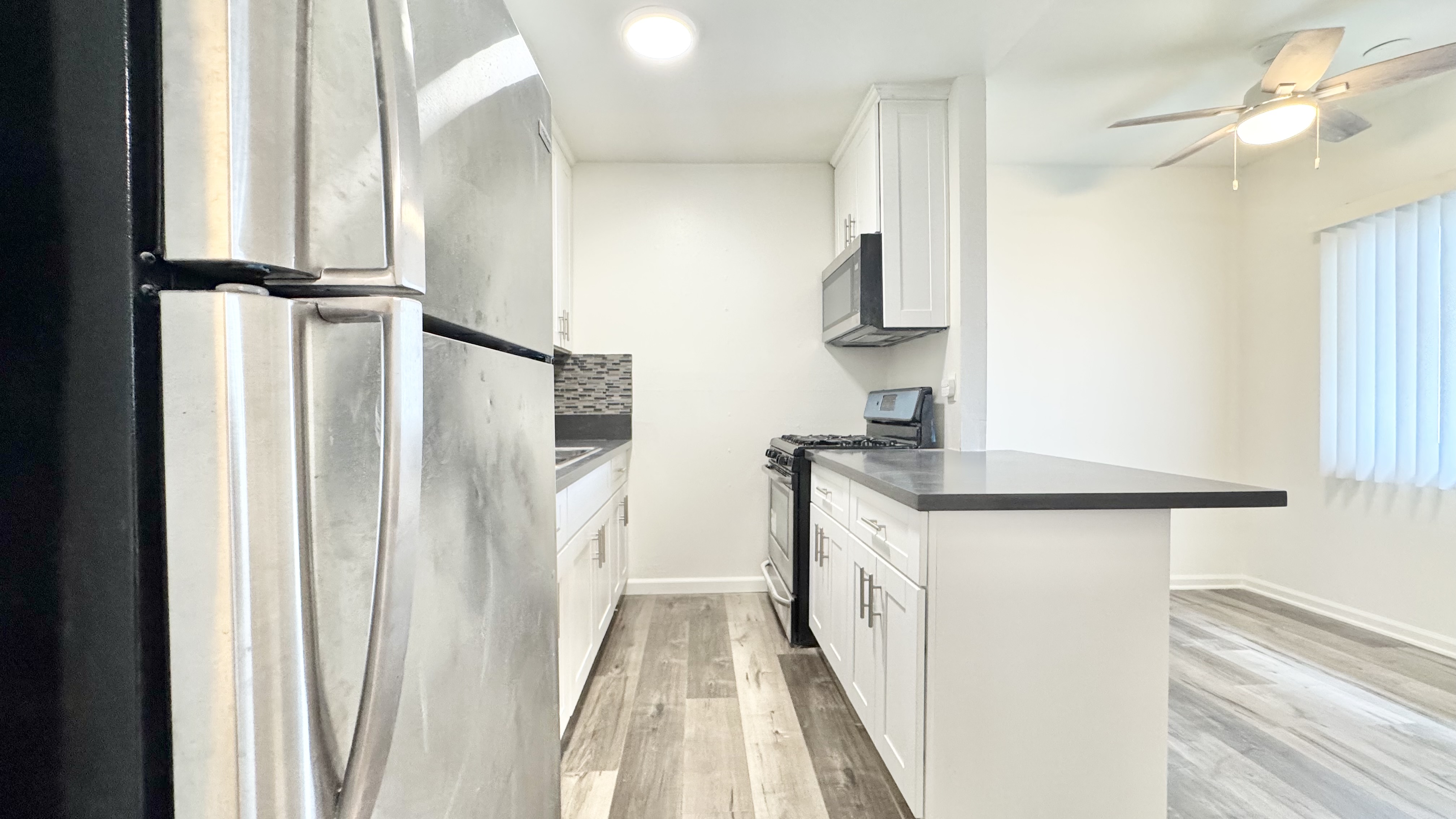 Los Angeles Condo: 210 S Coronado St