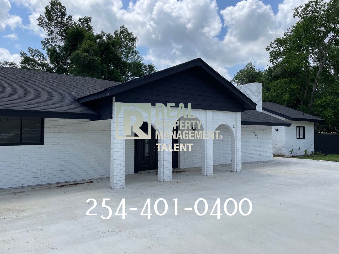 Cameron House: 111 Country Club Dr