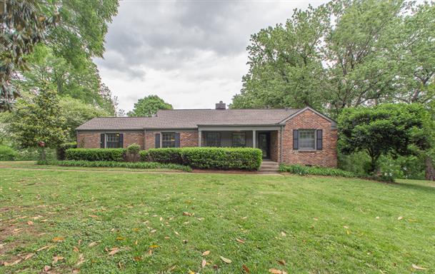 Nashville House: 520 Barrywood Dr