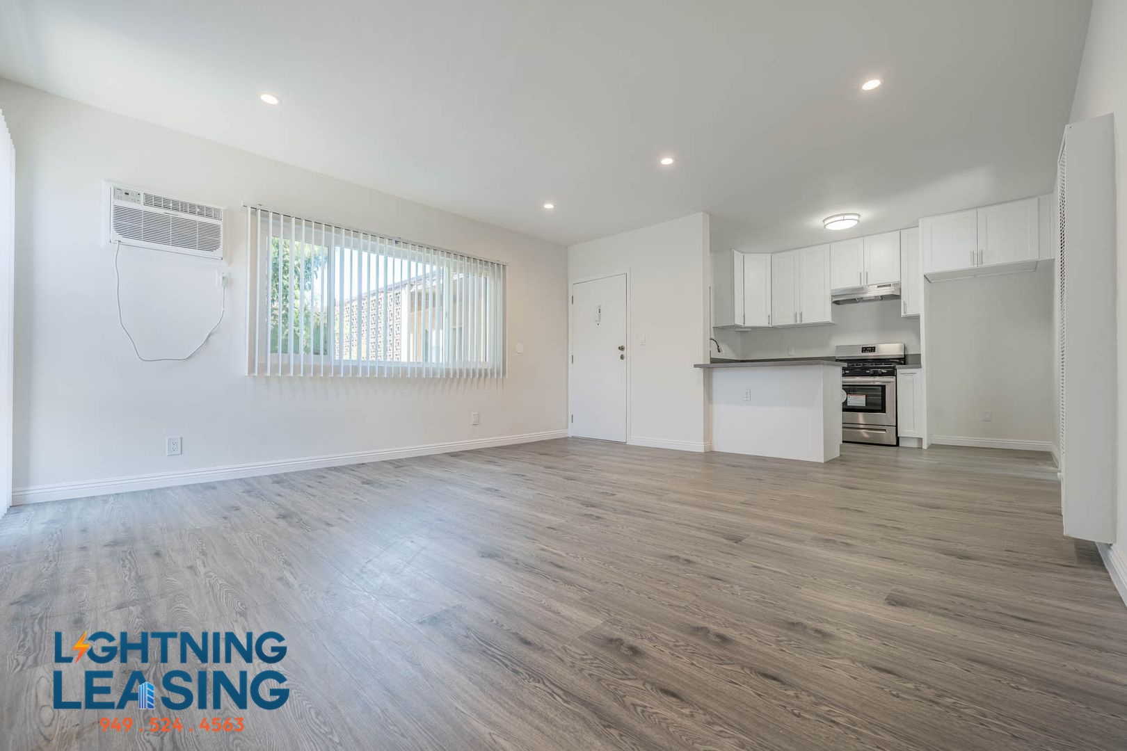 Van Nuys Condo: 13959 Vanowen Street