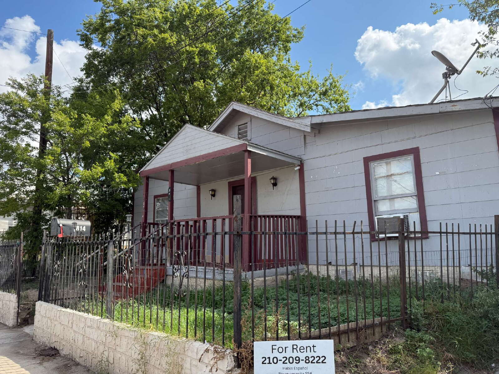 San Antonio House: 814 S Cherry St