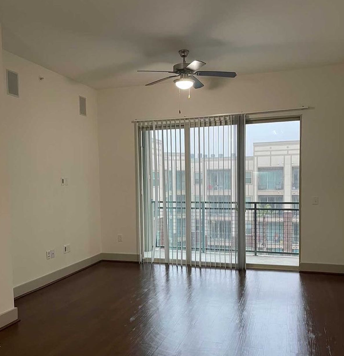 Houston Condo: 120 Yale St