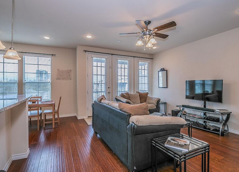 Fort Worth Condo: 950 Henderson