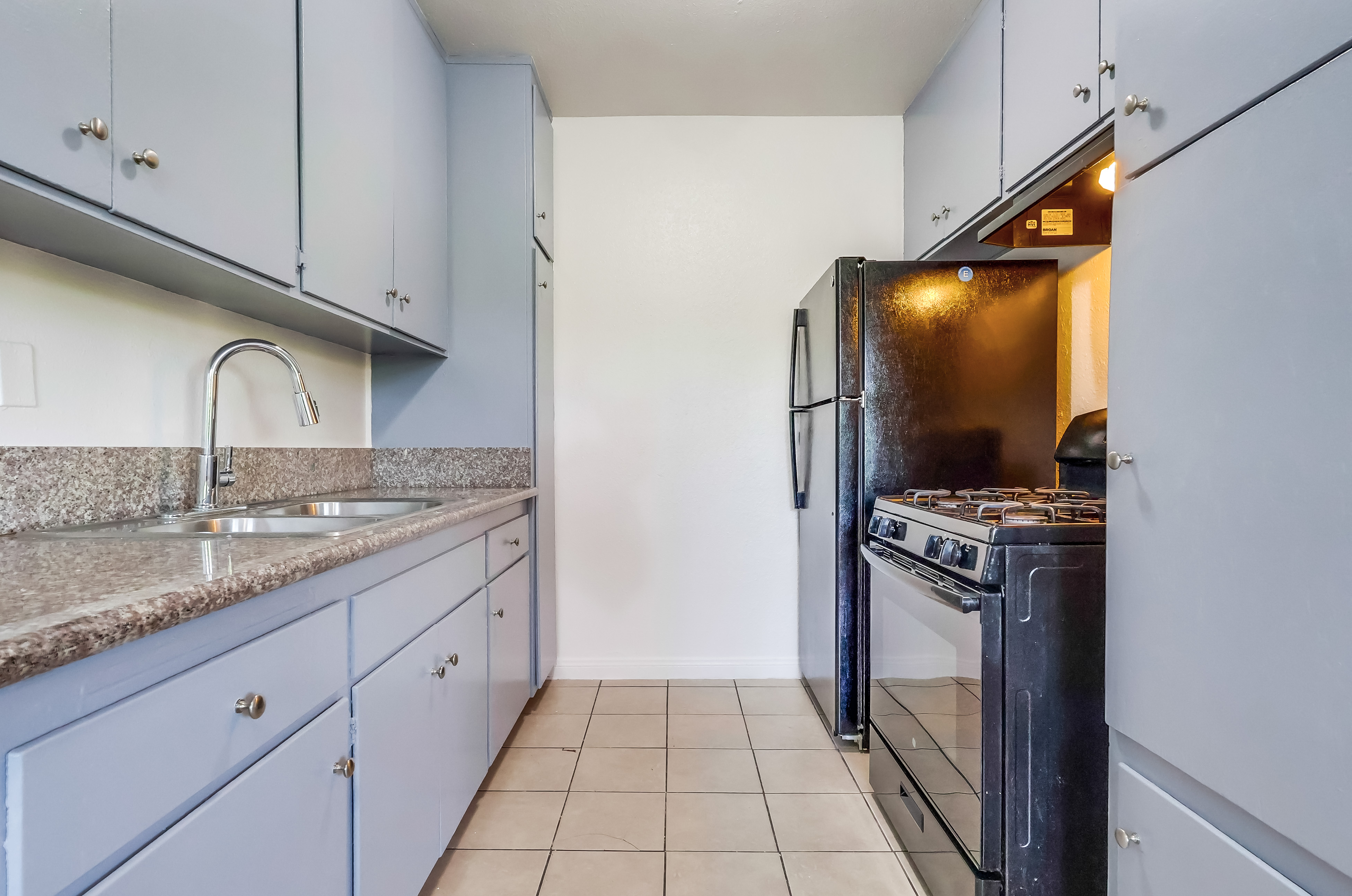 Los Angeles Condo: 6735 Brynhurst Avenue