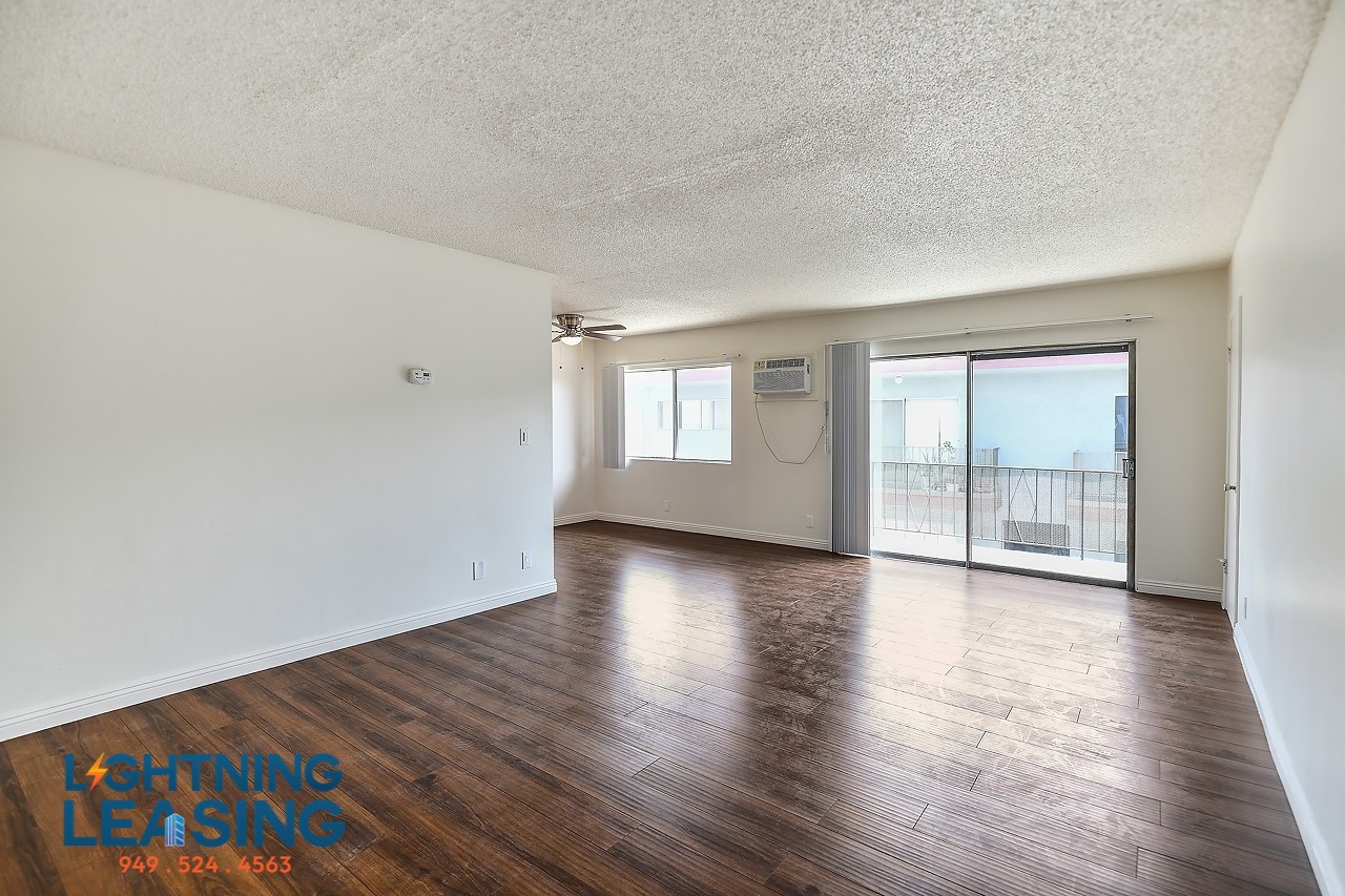 Van Nuys Condo: 8140 Langdon Ave