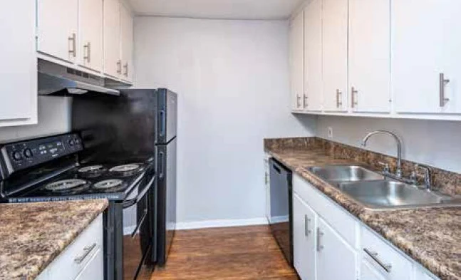 Mauldin Condo: 901 N Main St