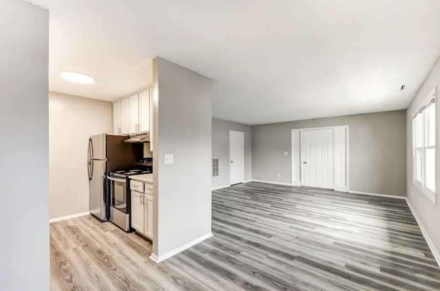 Mauldin Condo: 901 N Main St