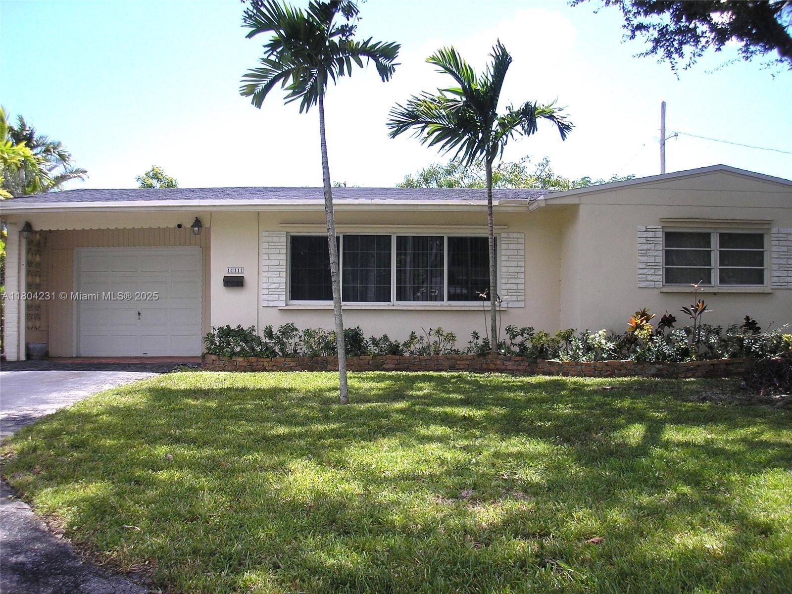 Pinecrest House: 11111 SW 78th Ct