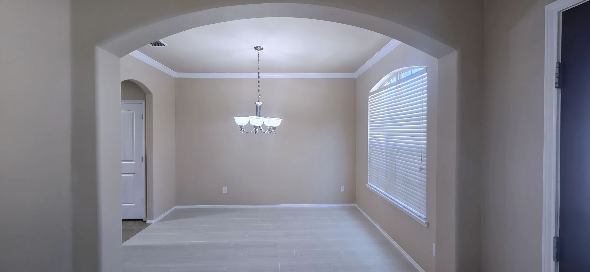 Cross Roads House: 160 Wild Rose Ct