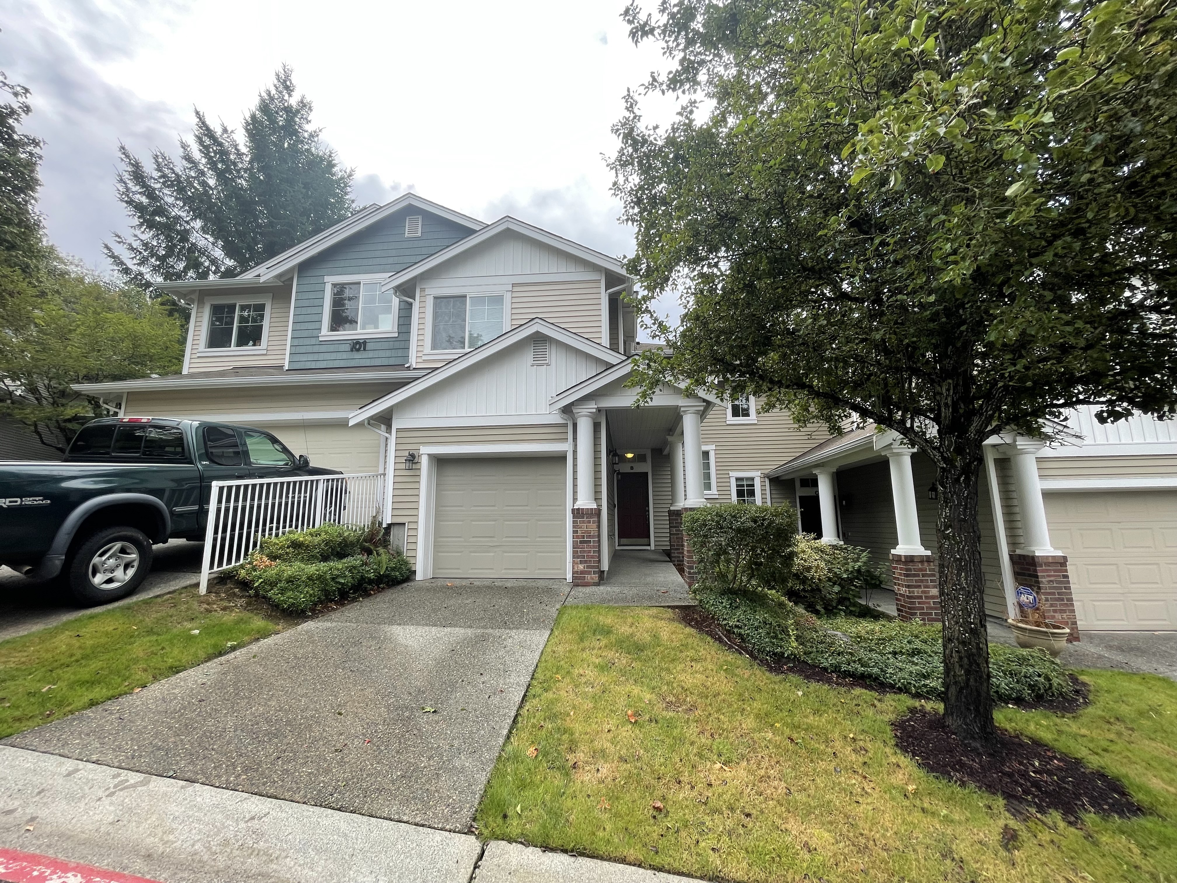 Renton Townhome: 101 S 50th Pl Unit B