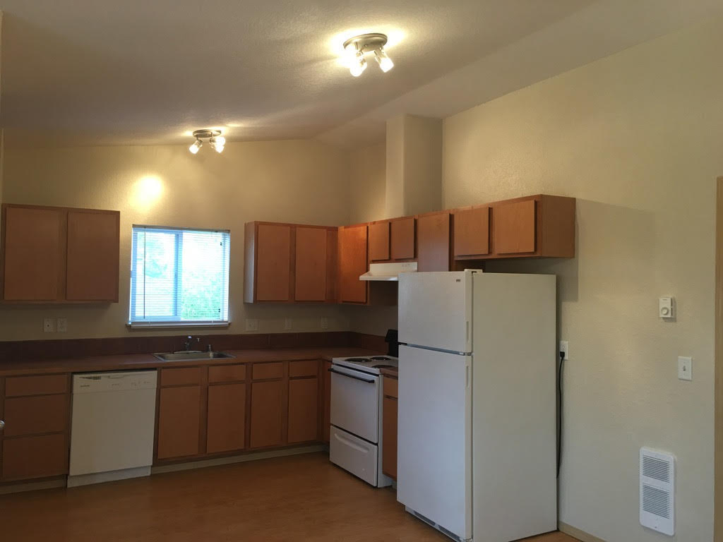 Vancouver Apartment: 5515 NE 82nd Ave
