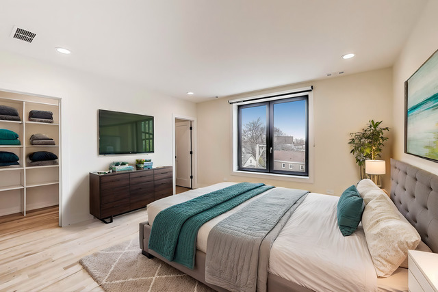 Chicago Condo: 5035 N. Lincoln Ave