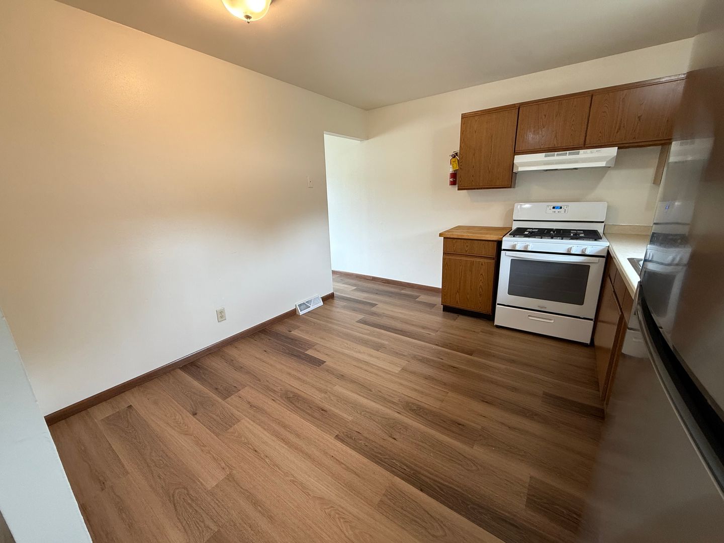 Hartford Apartment: 823 S Wilson Ave