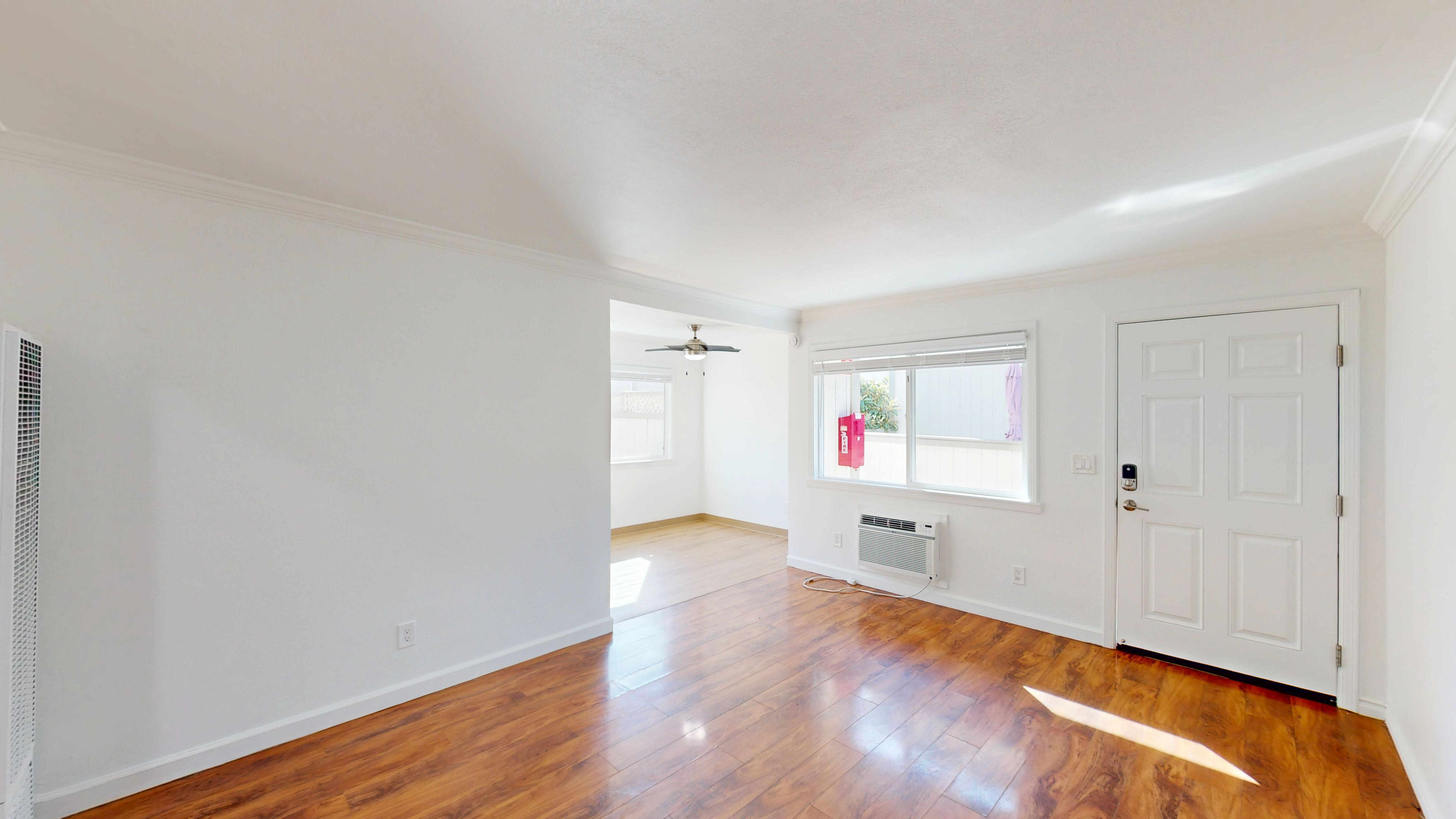 Novato Condo: 335 Enfrente Rd