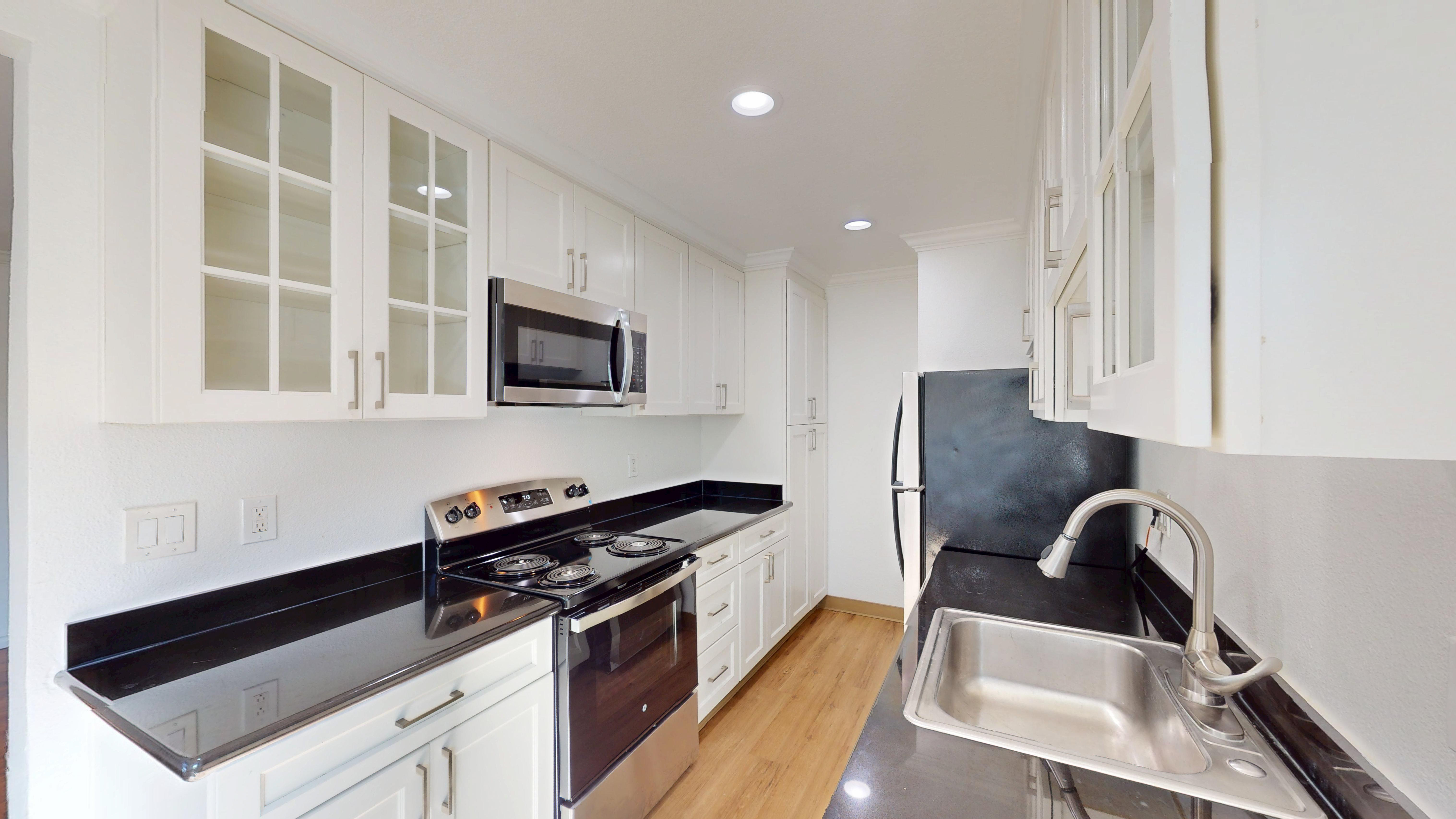 Novato Condo: 335 Enfrente Rd