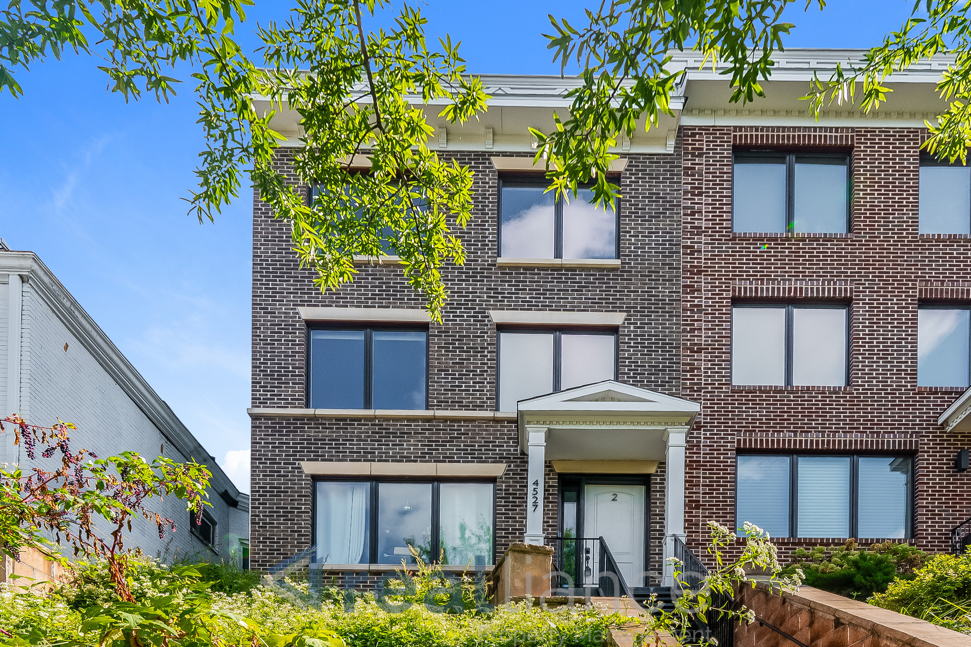 Washington House: 4527 Georgia Ave NW