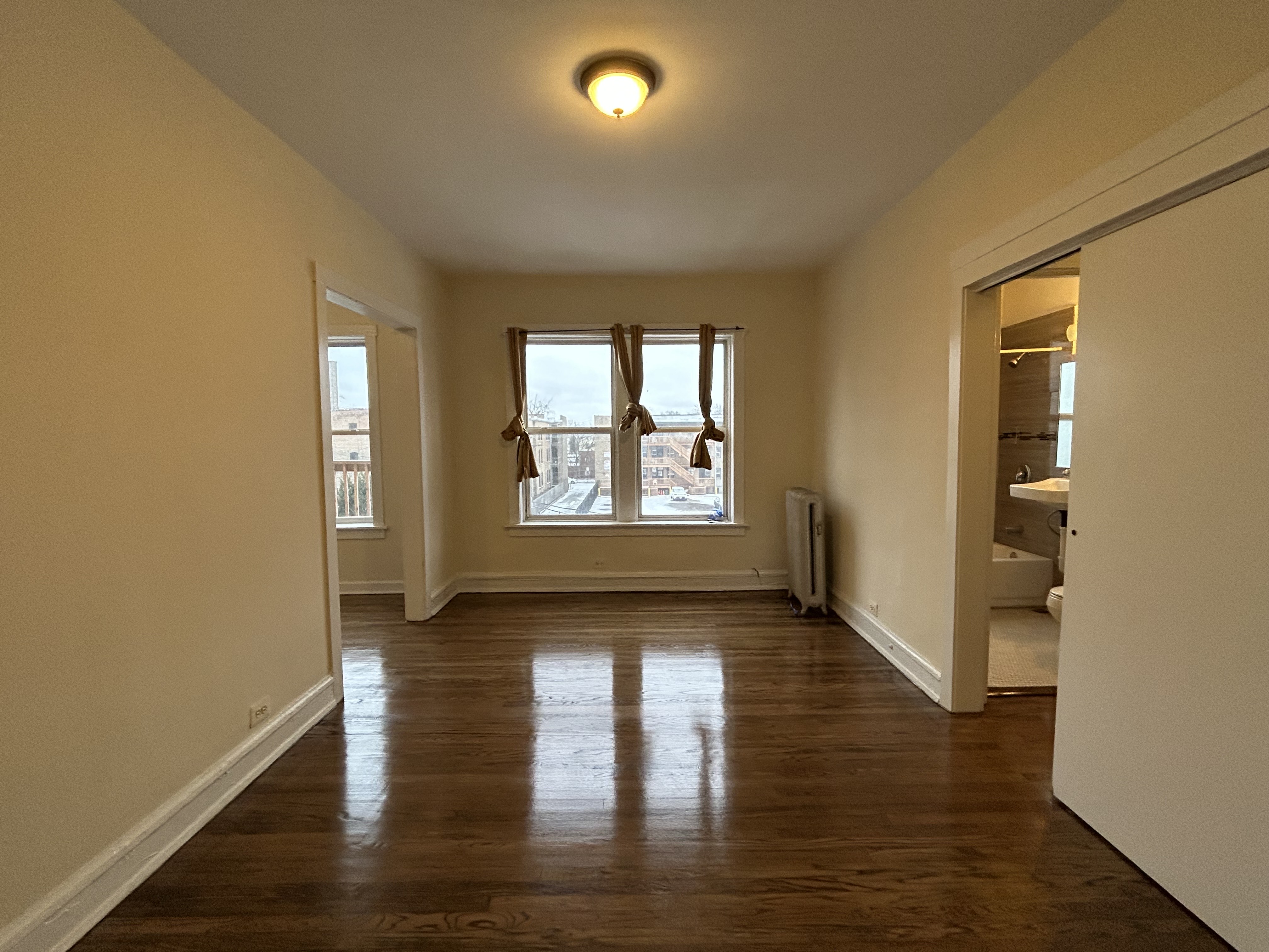 Chicago Condo: 2712 N Milwaukee