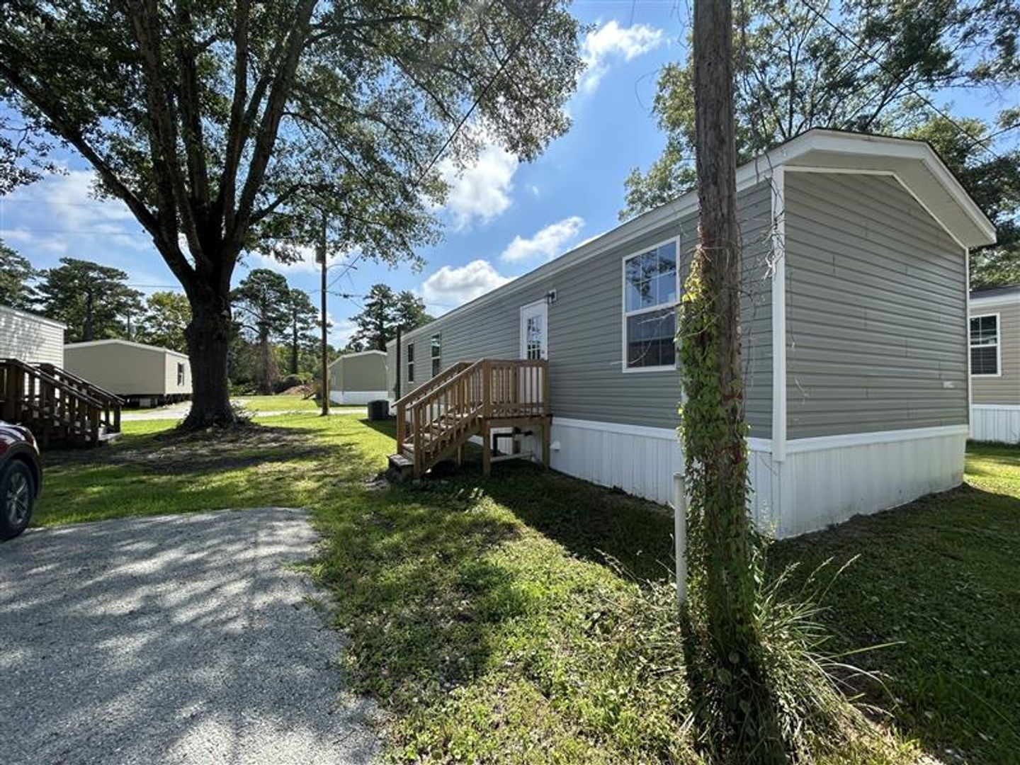 Hubert House: 127 Hubert Blvd