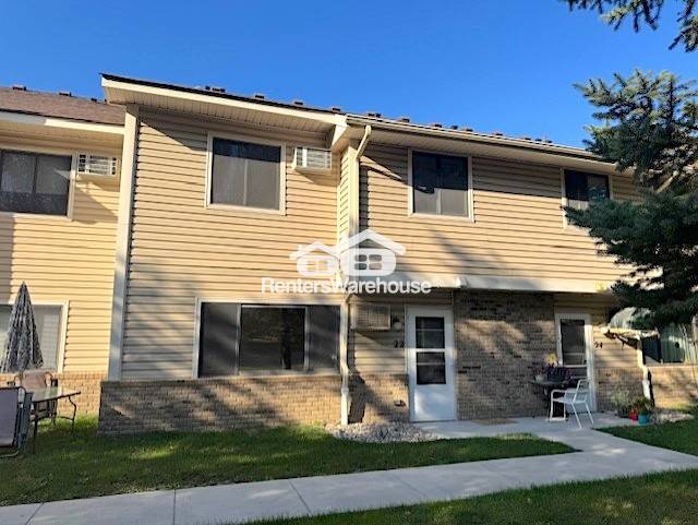 Waconia Townhome: 22 E 13th St