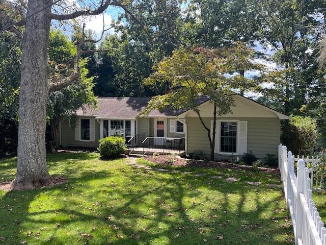 Hendersonville House: 713 Maybank Drive