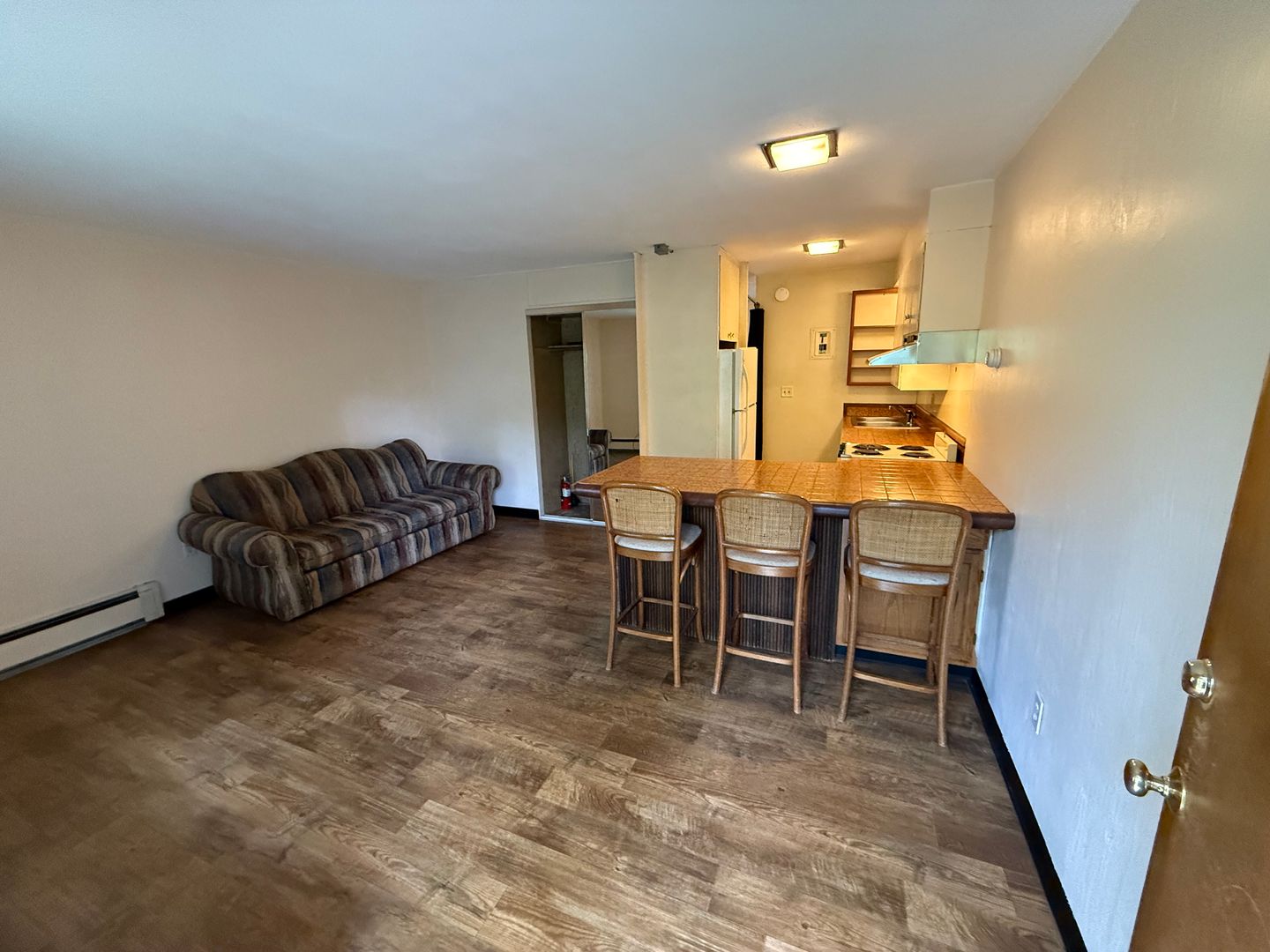 Anchorage Condo: 433 E Dowling Road