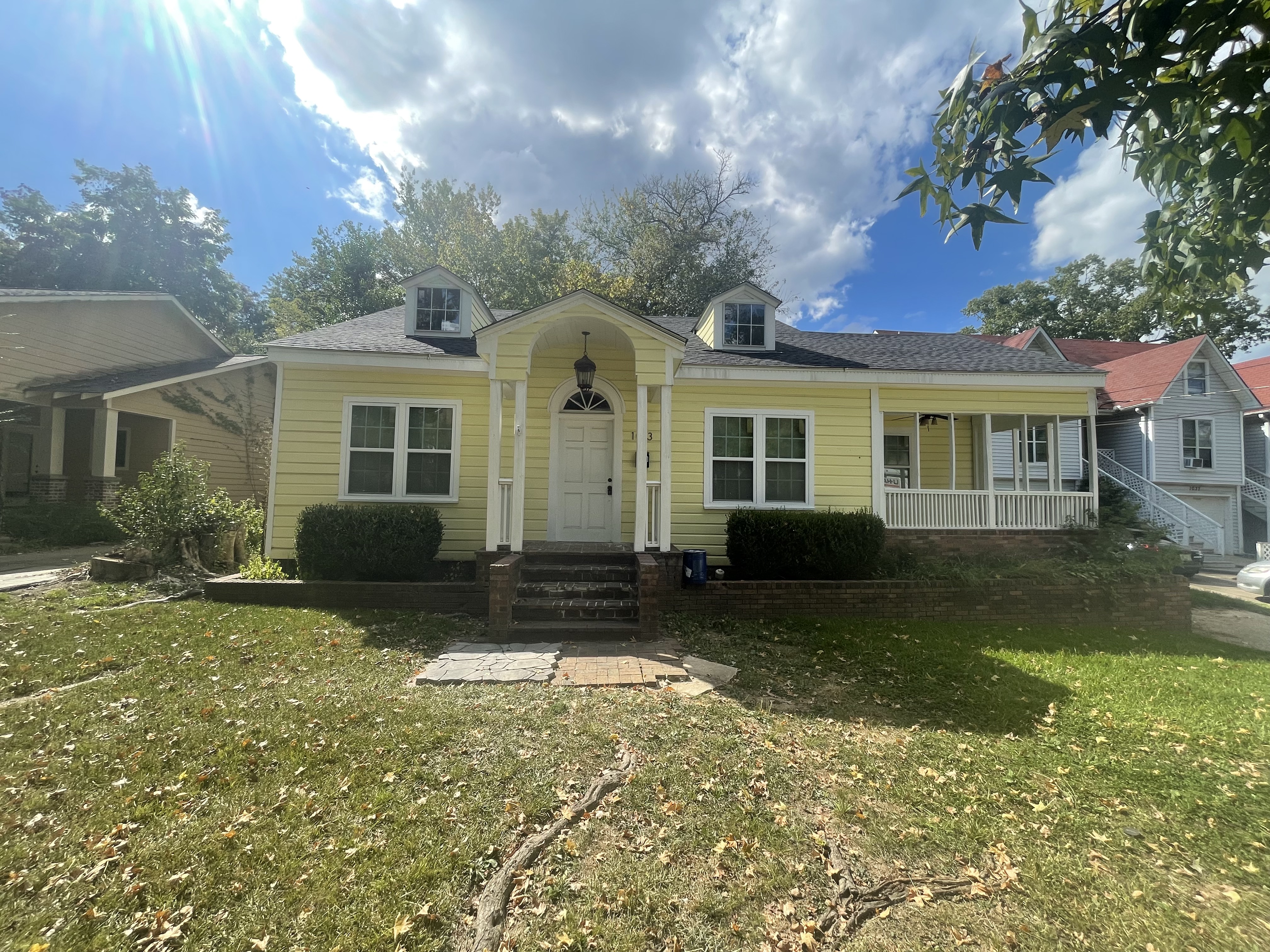 Jackson House: 1033 Whitworth Dr