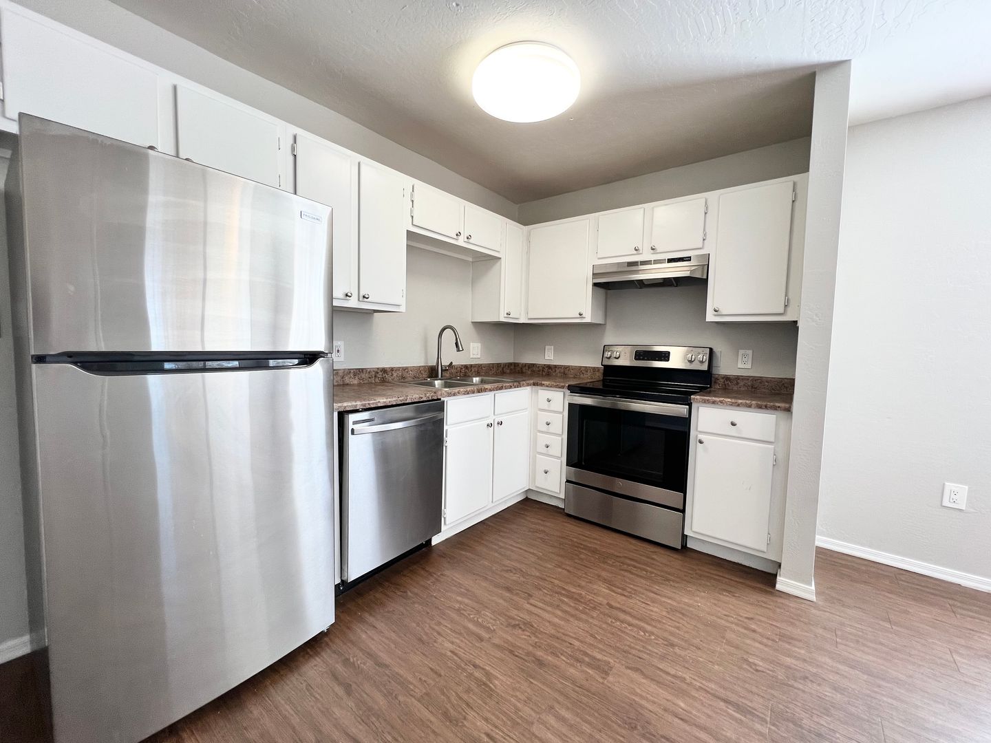 Florence Apartment: 440 E Florence Heights Dr