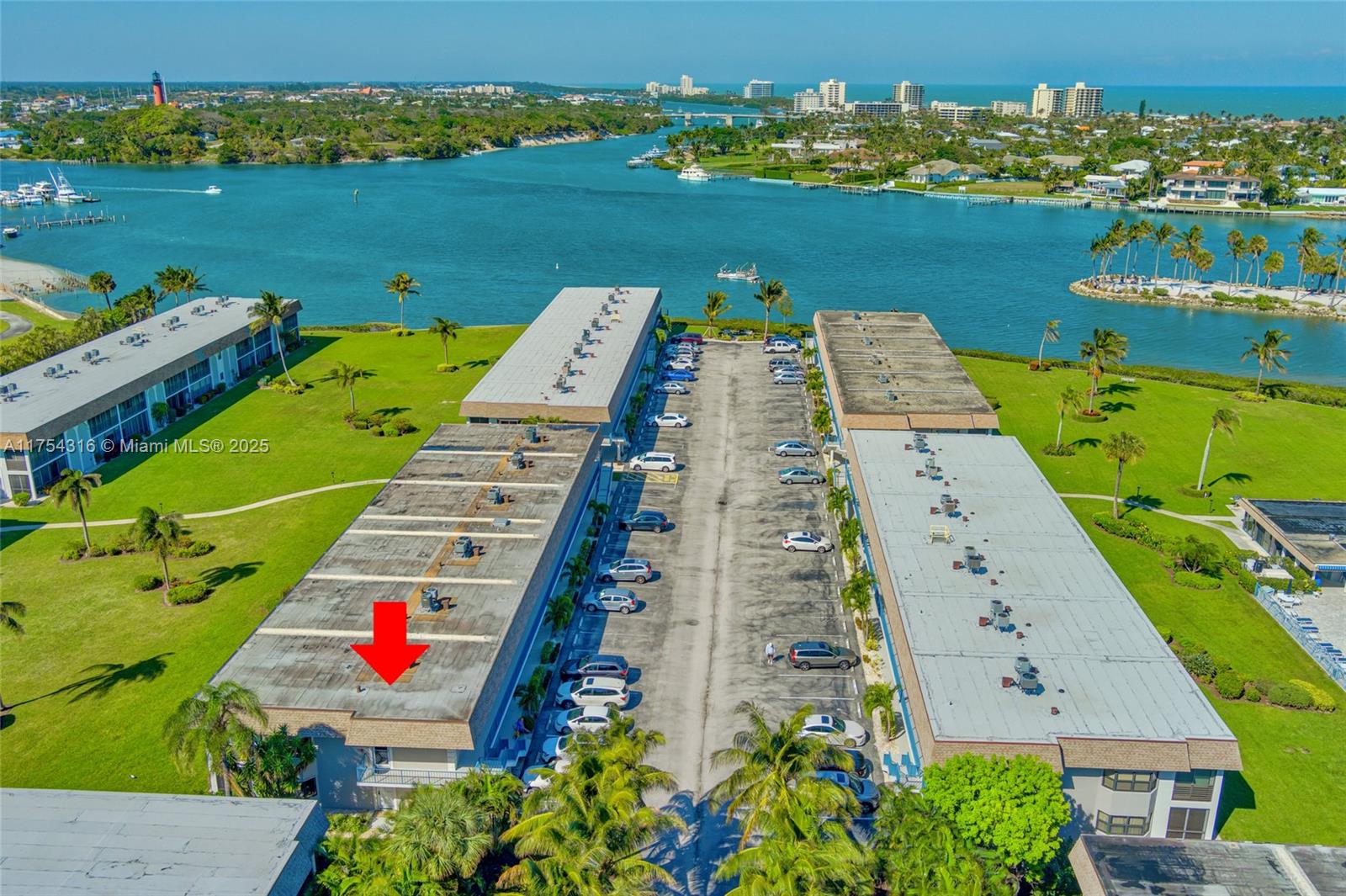 Jupiter Condo: 755 Saturn Street