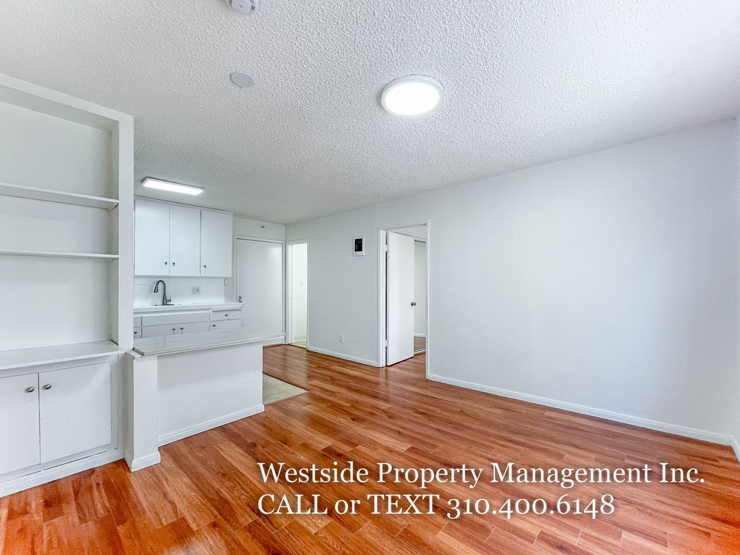 Venice Apartment: 39 Sunset Ave